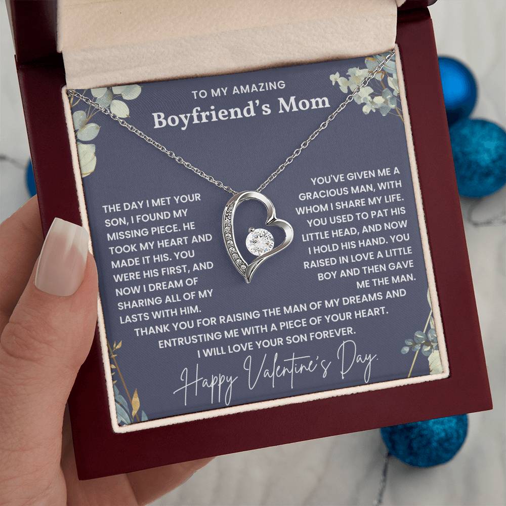 Happy Valentines Day Heart Necklace For Boyfriend's Mom