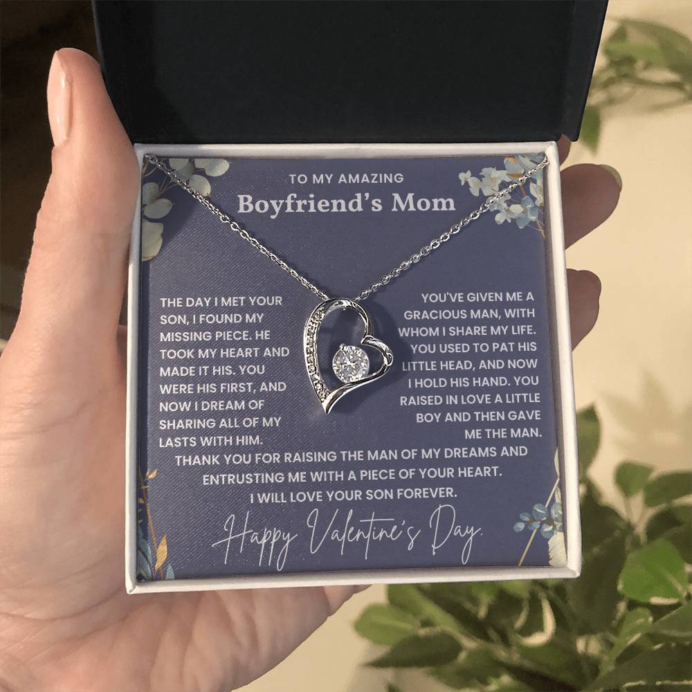 Happy Valentines Day Heart Necklace For Boyfriend's Mom