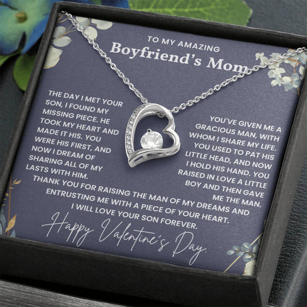 Happy Valentines Day Heart Necklace For Boyfriend's Mom